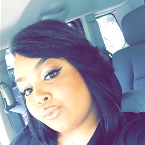 Meet your Posher, Emily - Picture 1 of 1